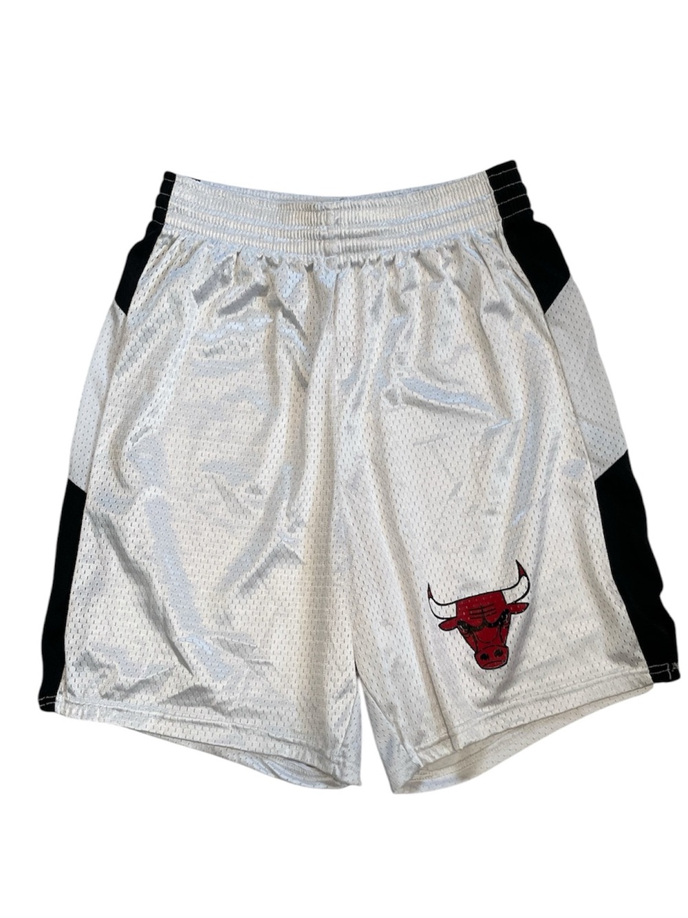 White and Black Bulls Logo Mesh Basketball Shorts Vtg 90s USA Large